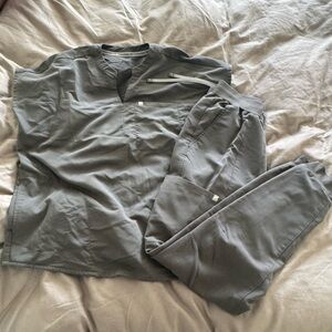 Fabletics Gray Scrub Set